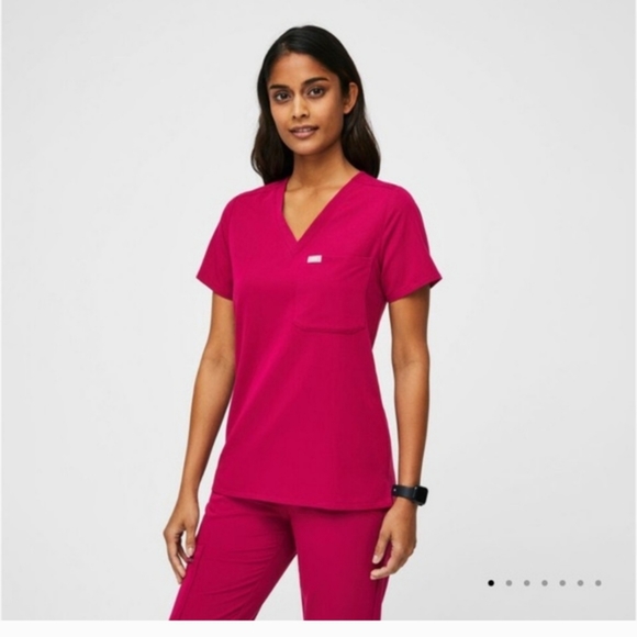 Figs Scrub Top and Jogger - Picture 8 of 9